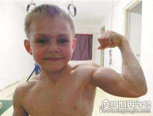 世界上最强壮的男孩，朱利亚诺·斯特勒(5岁时打破世界纪录)