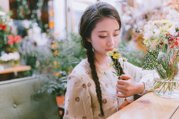 表妹说下边庠让我给她止庠 闷骚胸小女爱爱过程全记录