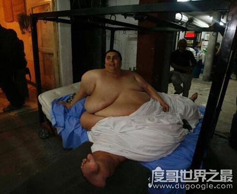 世界上最胖的人，曼努埃尔·乌里韦最重时有1194斤