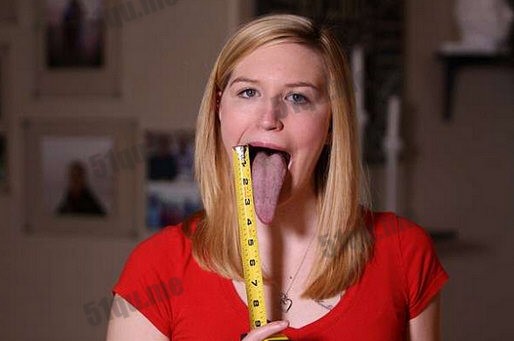 世界上舌头最长的人 名副其实的“长舌妇”