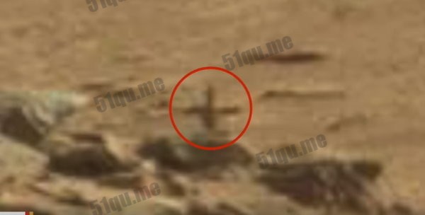 NASA火星影像上发现十字架和屋顶