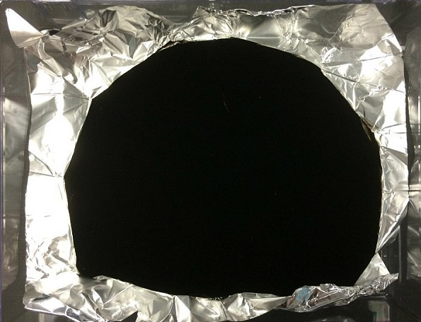 世界上最黑材料 能吸收99.96%的光