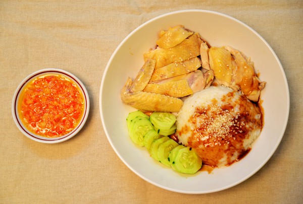 地道的东南亚美食：海南鸡饭