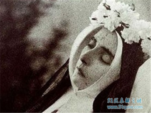 圣女贝尔纳黛特已经逝去百年不朽之谜到底是什么?