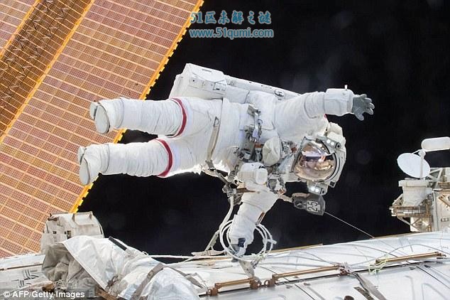 空间站的主要作用是什么?宇航员在空间站如何生活?