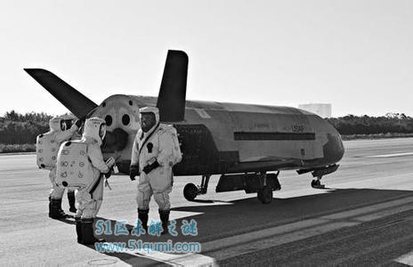 美国X-37B空天飞机返航 X-37B空天飞机真实目的是什么?
