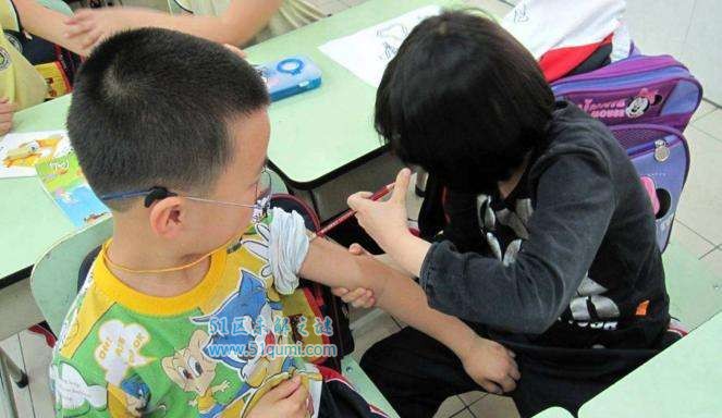 注射器扎幼儿屁股 近些年震惊中国的幼儿园虐童事件
