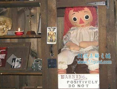 安娜贝尔的真实故事 诡异娃娃被恶灵附身?