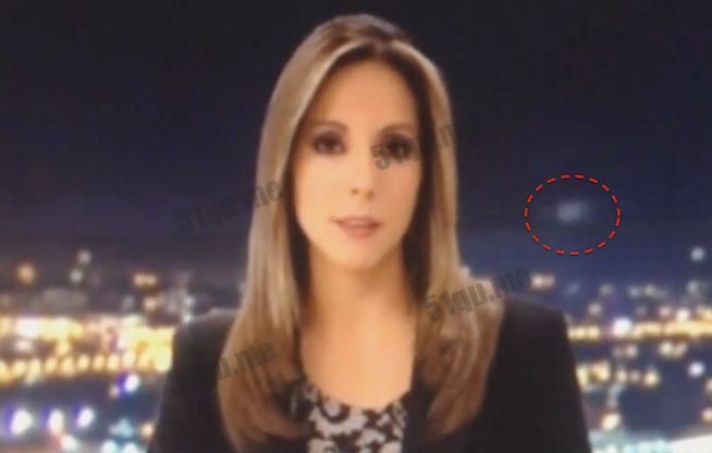 南美哥伦比亚电视新闻播报中出现UFO