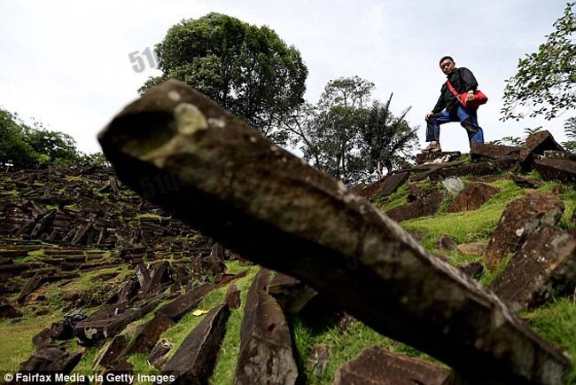 印尼发现建于2万年前的金字塔