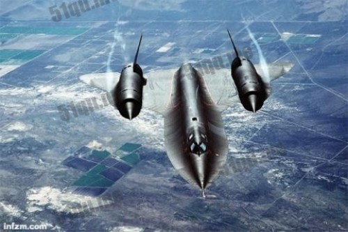 SR-71黑鸟隐形战略侦察机是目前世界上飞得最快、最高的飞机。
