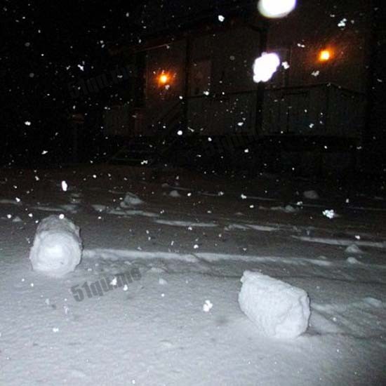 挪威网友拍到的诡异雪堆