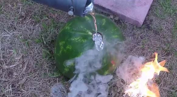 有意思热熔铝灌西瓜会怎样?