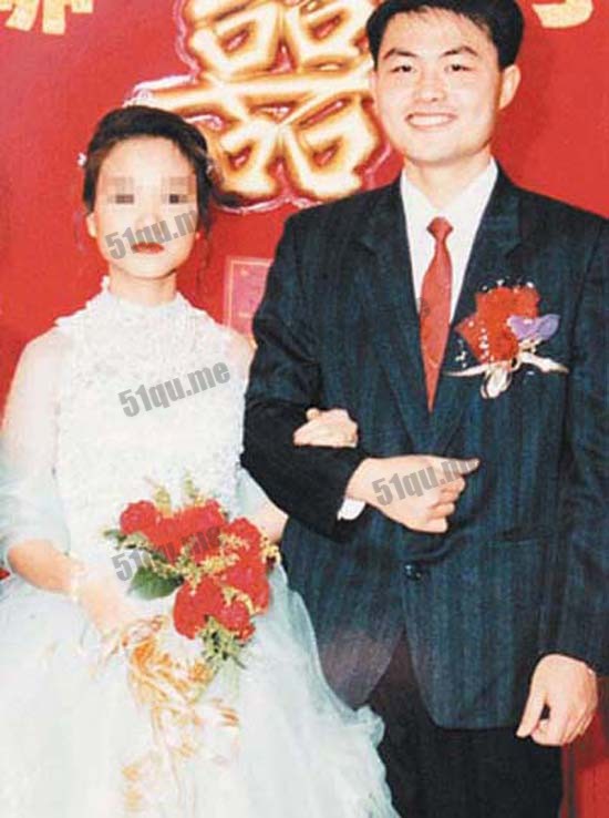 徐步高与妻子李宝玲于1995年结婚。在亲友和同事眼中，徐是一个好爸爸、好丈夫、好警察。