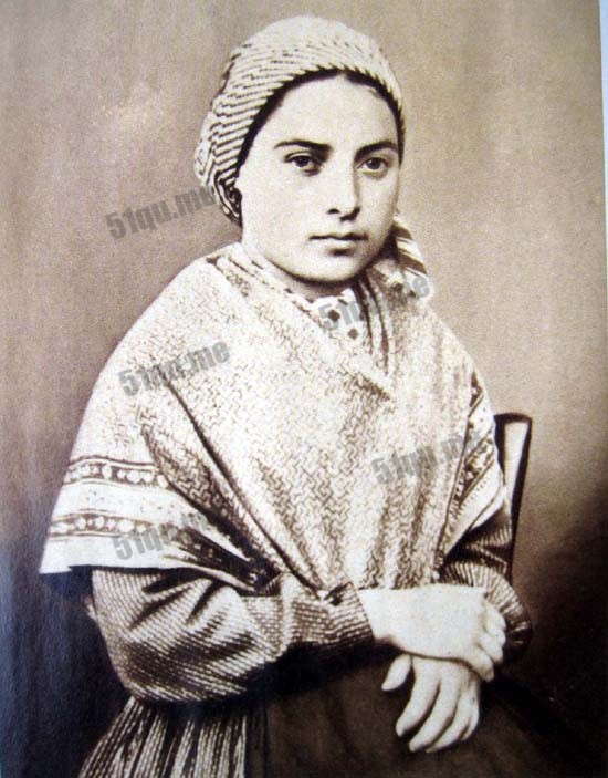 伯尔纳德于（Bernadette Soubirous）(天主教叫"伯尔纳德修女')的遗体。