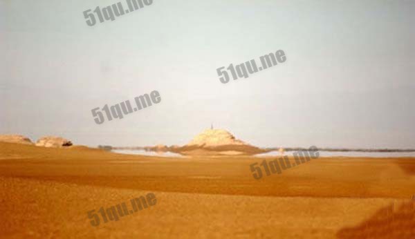 2008年8月25日青海柴达木戈壁滩上出现的海市蜃楼