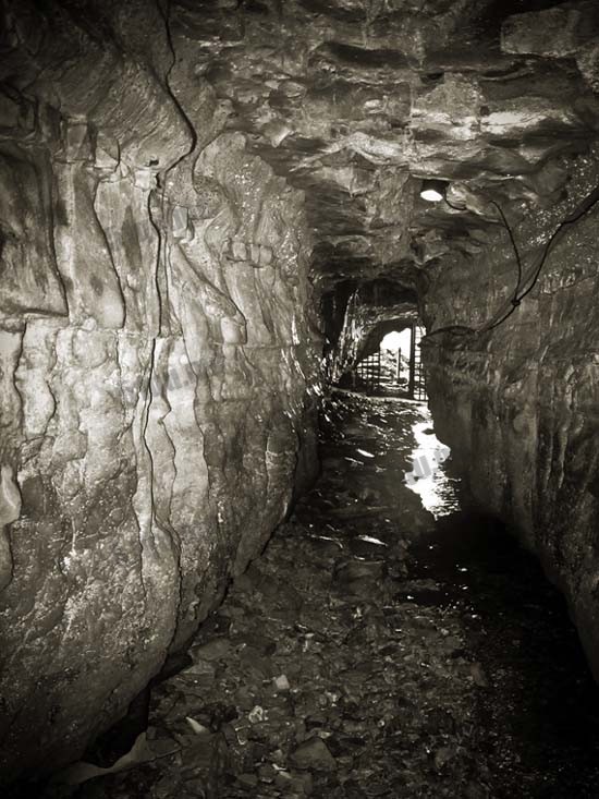 贝尔女巫住的洞穴