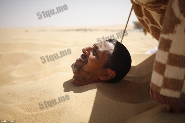 埃及40度热沙浴能治百病