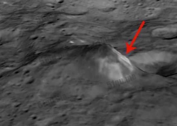 NASA在谷神星上拍到神秘亮斑