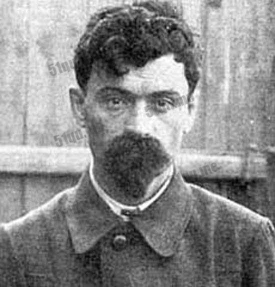 处决沙皇的行刑队带头者雅可夫，尤洛夫斯基。