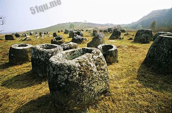 老挝石缸平原(The Plain of Jars)