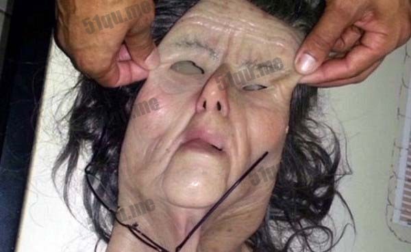 巴西毒贩变脸戴老妇人皮面具逃狱