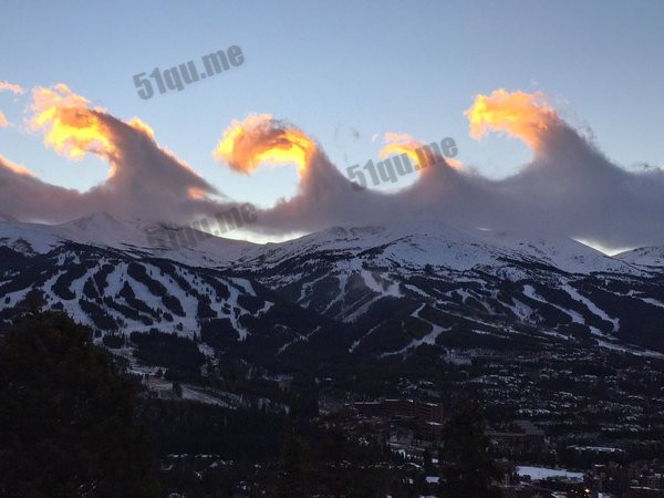 亥姆霍兹不稳定性云（Kelvin-Helmholtz instability cloud）