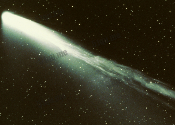 最近绿色光芒的彗星将划过地球