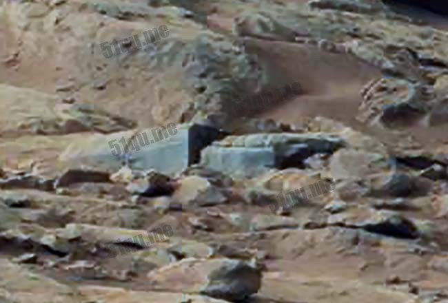 火星上发现疑似棺材物体