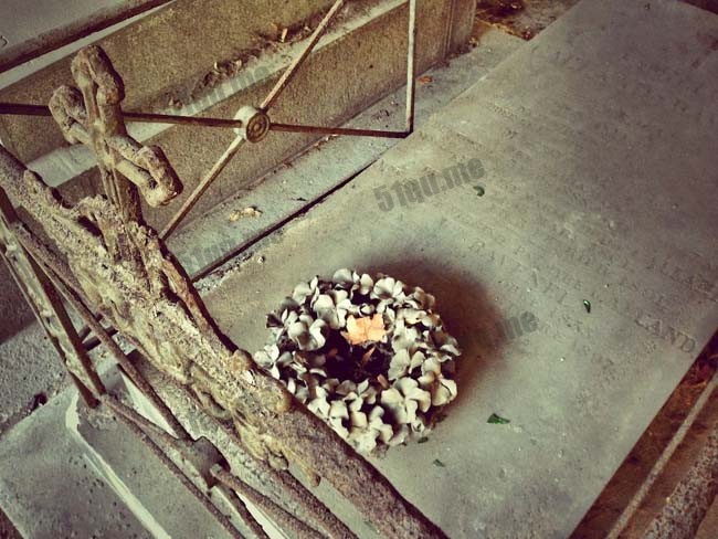 埋在桥下的巴黎蒙马特区地下墓穴