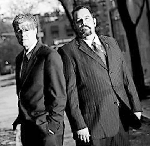 纽约前探员凯文·甘农（左）和安东尼·杜阿尔特。