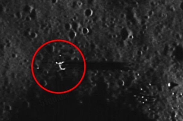 爱好者在月球表明发现疑似UFO建筑