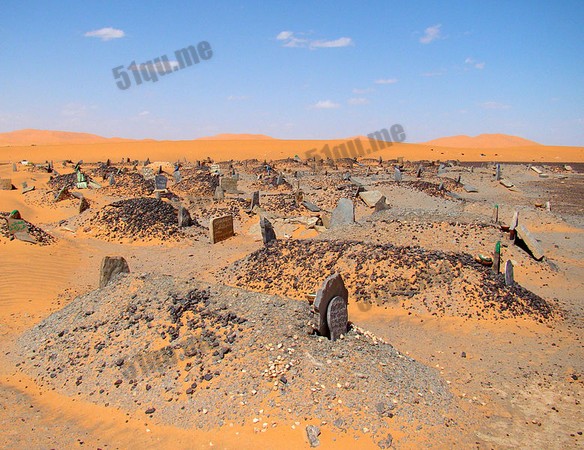 撒哈拉沙漠里的墓园